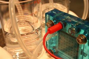 Investigating Voltage in Electrochemical Cells
